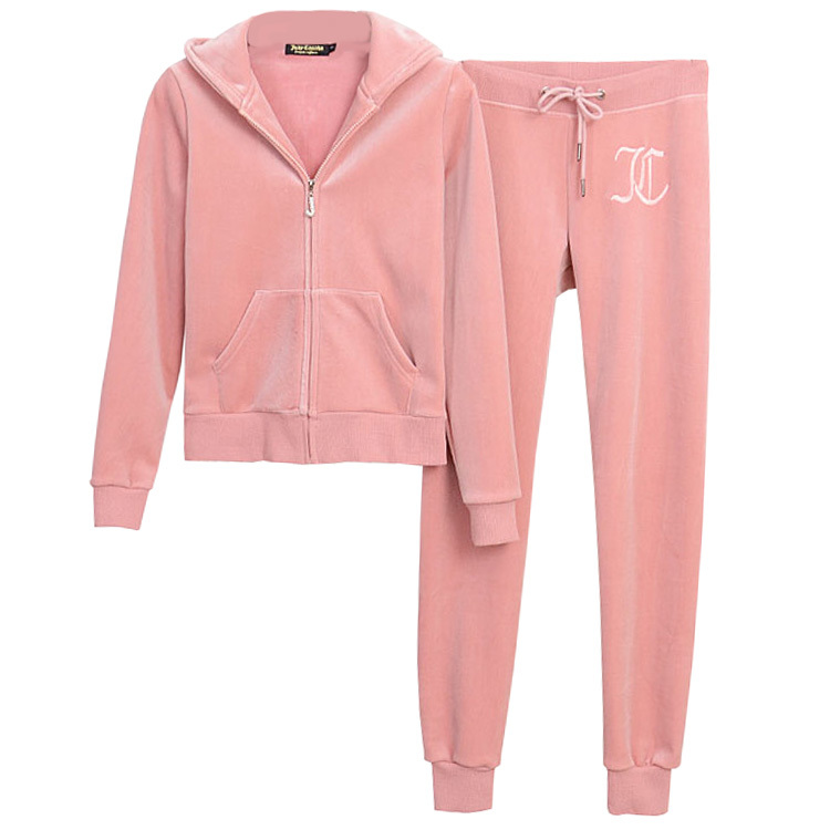 Juicy couture одежда. Джуси Кутюр спортивные костюмы. Спортивный костюм Джуси велюр. Джуси Кутюр спортивные костюмы 2010. Джуси Кутюр розовый спортивный костюм.